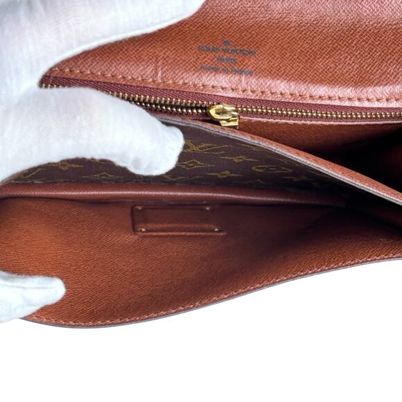 LOUIS VUITTON Monogram Monceau 26 Shoulder Bag W/ Key & Chain. Authenticated - Picture 13 of 16